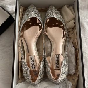 Badgley Mischka Gigi Ivory Size 7 Flats